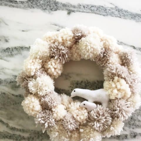 January Wreath Ideas – 12 DIY Winter Wreaths – The How To Mom